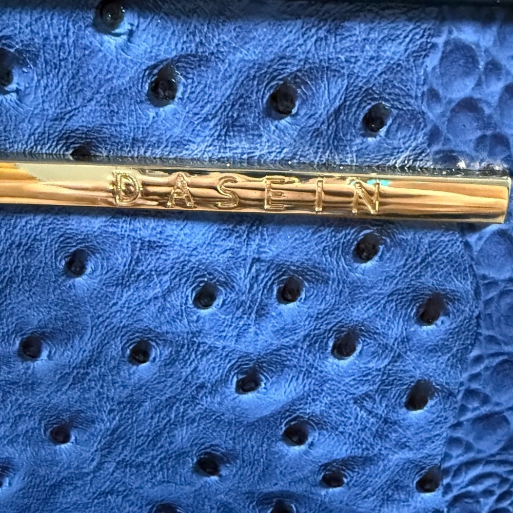Chic Blue Textured Women's Clutch - Picture 2 of 5